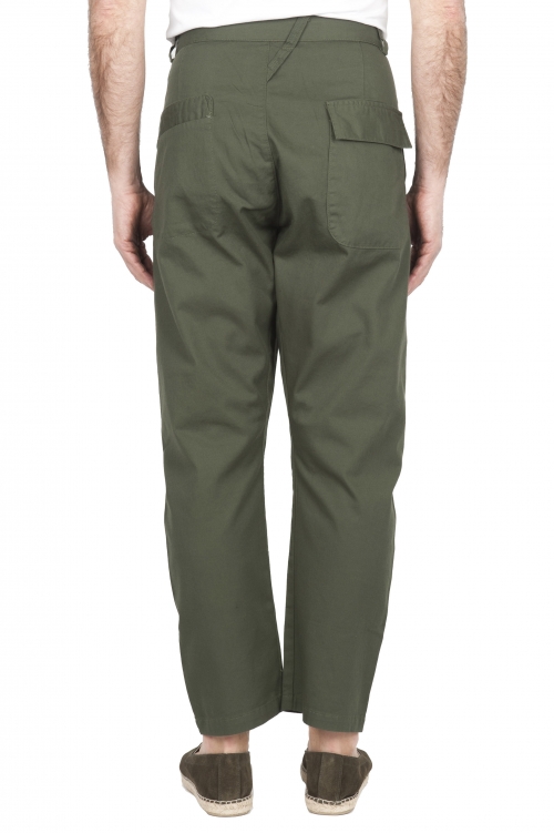 SBU 03270_2021SS Pantalón japonés de dos pinzas en algodón verde 01