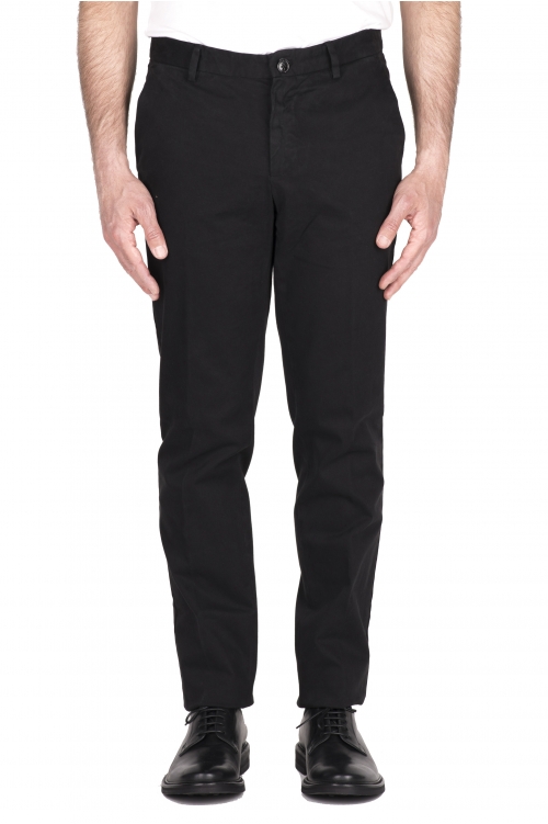SBU 03433_2021AW Pantalón chino clásico en algodón elástico negro 01