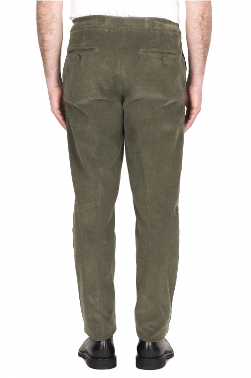 SBU 03445_2021AW Pantalon confort en velours côtelé stretch vert 01