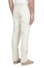 SBU 03863_2022SS Pantalón chino de algodón elástico ultraligero blanco 04