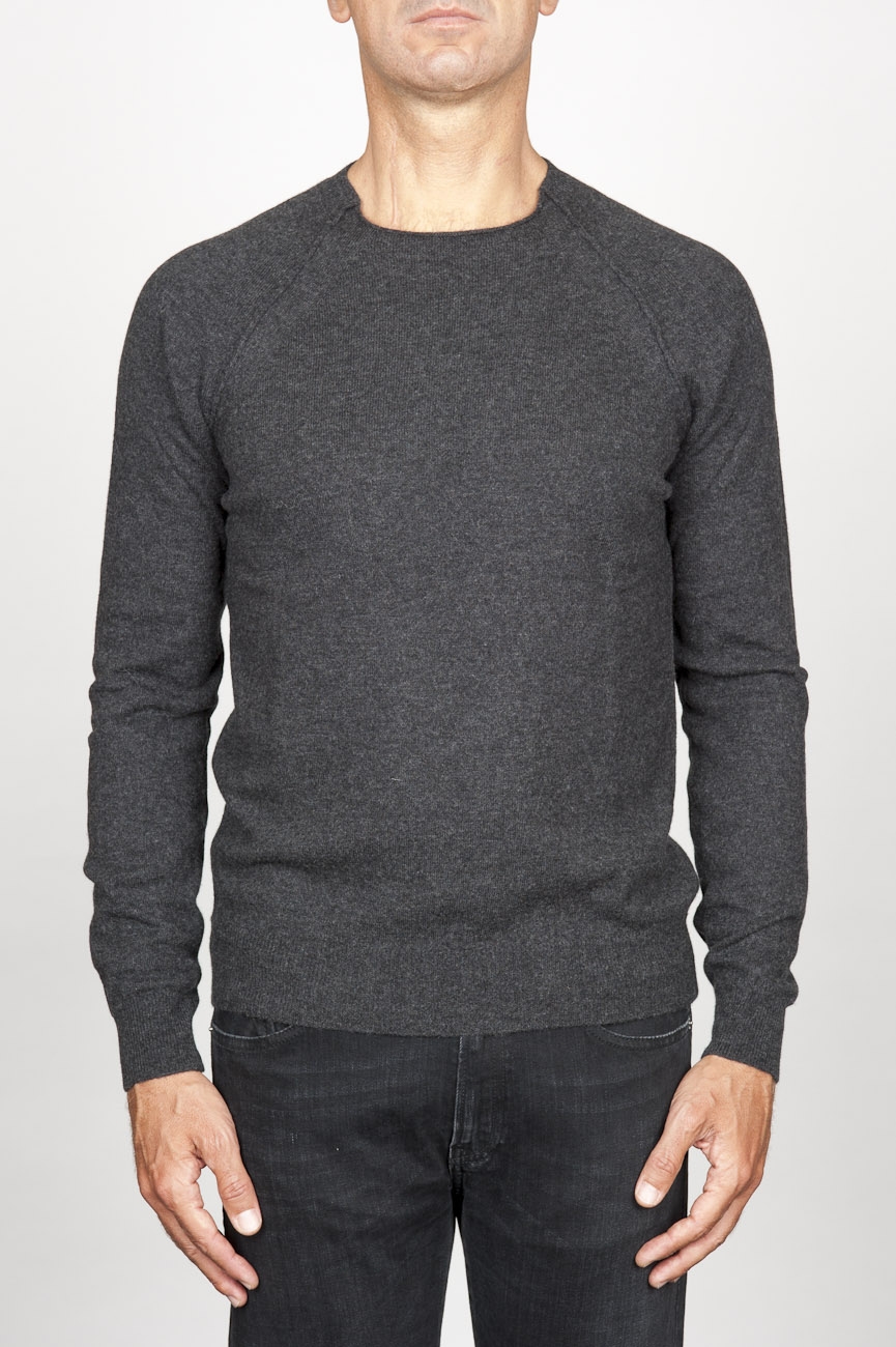 SBU 00961 Suéter clásico de cuello redondo irregular en lana merina gris 01