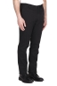 SBU 04610_23AW Pantalón chino clásico en algodón elástico negro 02