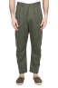 SBU 04996_24SS Pantalón japonés de dos pinzas en algodón verde 01