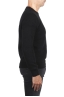 SBU 01471 Suéter negro de cuello redondo en lana boucle merino extra fina 03