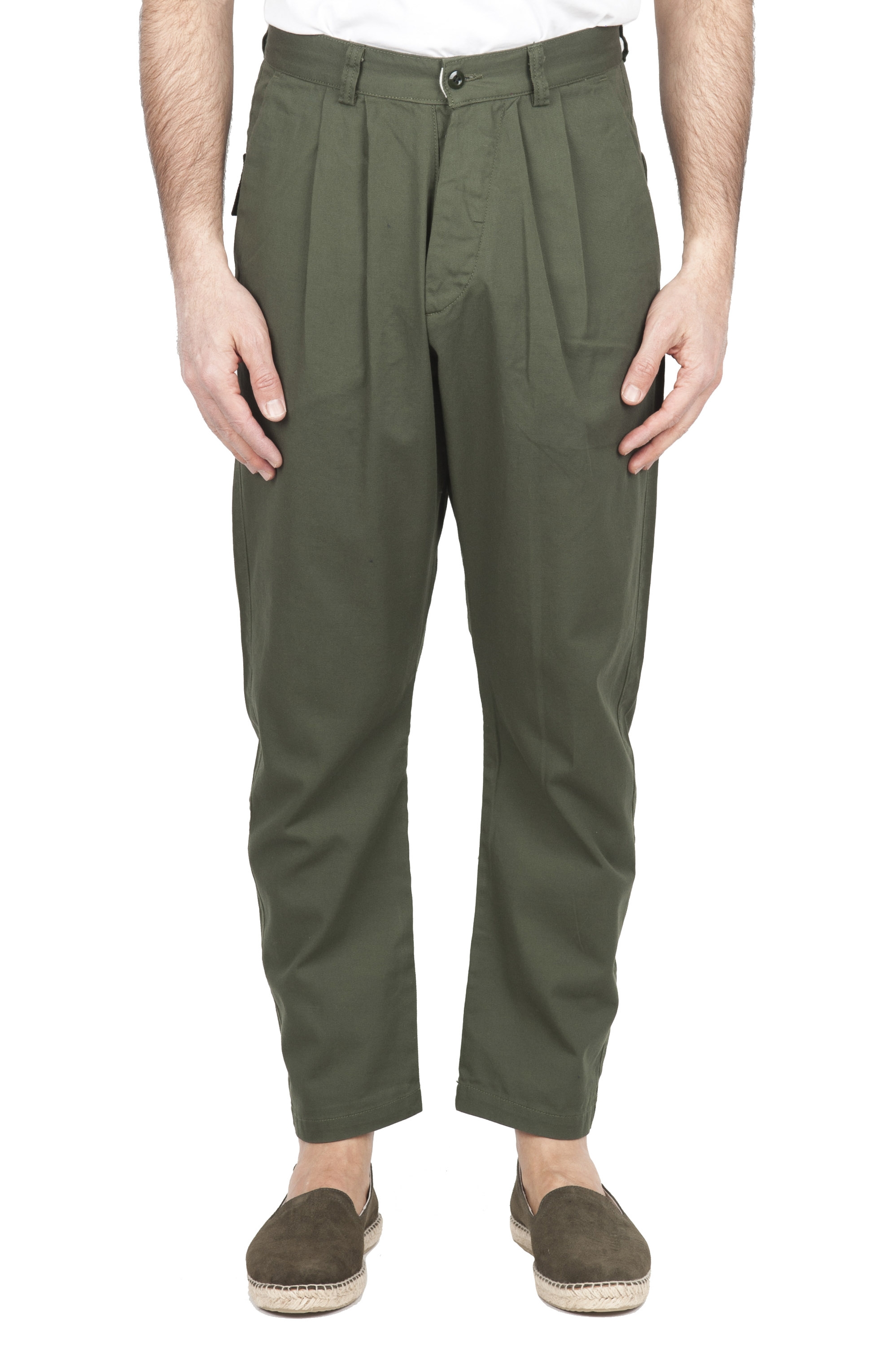 SBU 01670 Pantalón japonés de dos pinzas en algodón verde 01