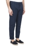 SBU 01675 Pantaloni classico in cotone con pinces e risvolto blu 02