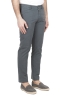 SBU 01682 Pantalones chinos clásicos en algodón elástico gris 02