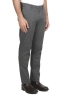 SBU 01536_19AW Pantalon chino classique en coton stretch gris 02