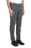SBU 01540_19AW Pantalon chino classique en coton stretch gris 02