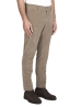 SBU 01546_19AW Pantalon chino classique en coton stretch beige 02