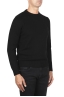 SBU 01878_19AW Jersey negro con cuello redondo en lana merino extra fino 02