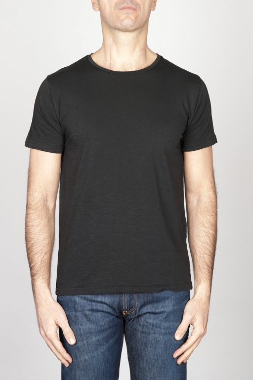 Clásica camiseta de cuello redondo amplio negro manga corta de algodón flameado