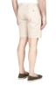 SBU 01956_2020SS Pantalón corto chino ultraligero en algodón elástico beige 04