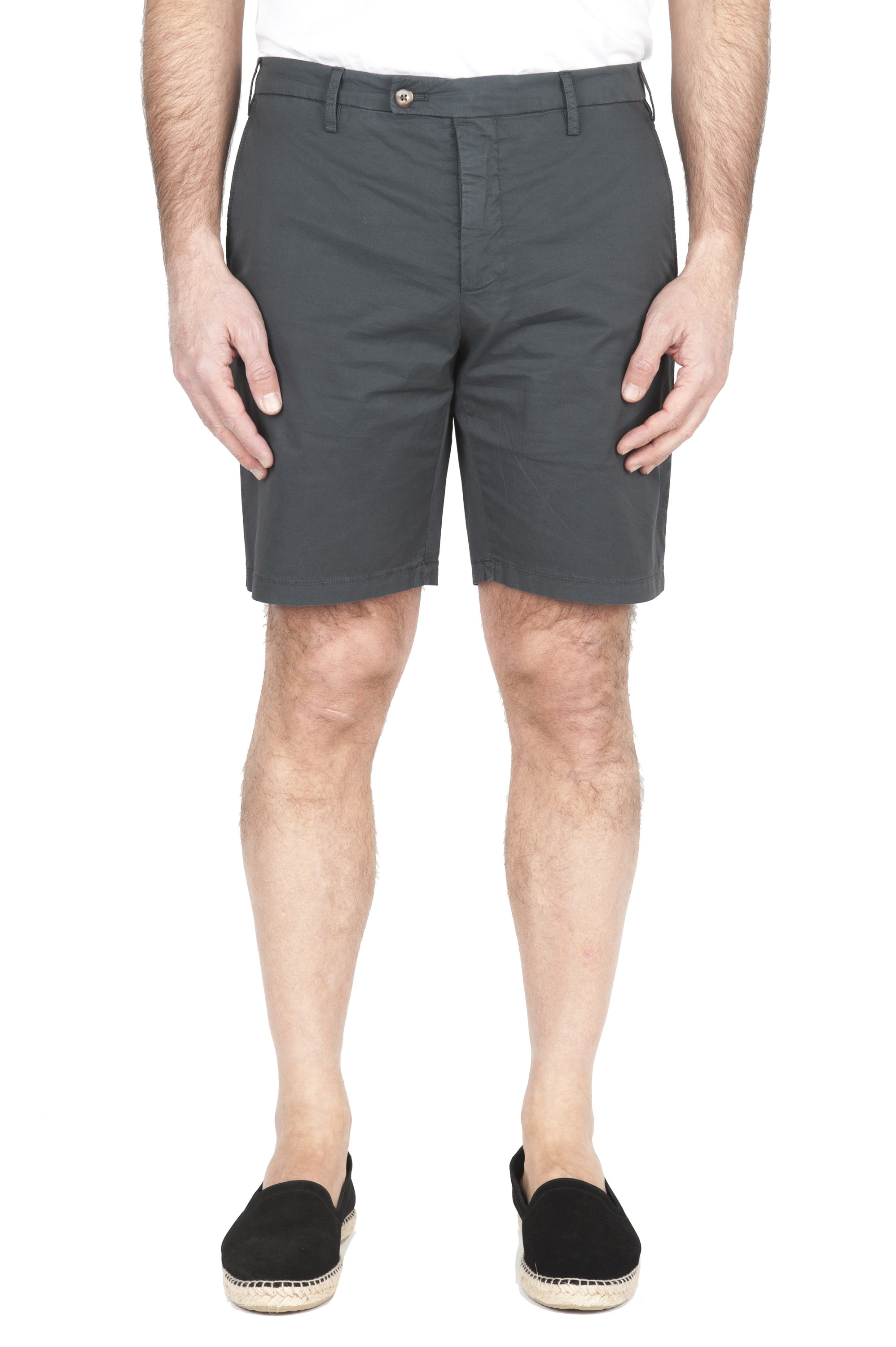 SBU 01957_2020SS Ultra-light chino short pants in grey stretch cotton 01