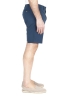SBU 01958_2020SS Pantalón corto chino ultraligero en algodón elástico azul 03